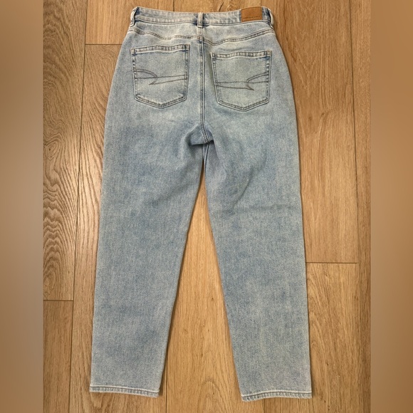 AE Mom Straight Jean size 4 short - Picture 5 of 6